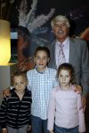 Rotterdam 25 oktober 2009
Premiere Holiday on ice in ahoy. Klaas Wilting met kleinkinderen
Peter Smulders bv
