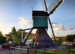 Breukelen, 9 Oktober 2009
Kortrijkse molen uit 1696, type: wipmolen met molenaar Susanne Veen
Foto Peter Smulders BV