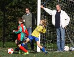 Blaricum, 17 Oktober 2009
Marco Borsato zijn zoontje Luca Borsato speelt met BVV 31 E2 tegen Zuidvogel E4, eindstand 4-7
Foto Peter Smulders BV