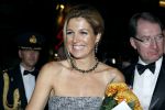 Den Haag 28 oktober 2009
Prinses Maxima Prins Willem Alexander Koningin Beatrix Prins Laurentien en Prins Constantijn bij opening Holland festival in Lucent danstheater.
Peter Smulders bv