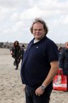Scheveningen 4 oktober 2009
Bridget Maasland organiseert dogwalk op het strand van Scheveningen.
Ruim 300 honden liepen mee met hun baasjes. Menno Kohler 62 kg afgevallen
Peter Smulders bv