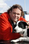 Scheveningen 4 oktober 2009
Bridget Maasland organiseert dogwalk op het strand van Scheveningen.
Ruim 300 honden liepen mee met hun baasjes. Menno Kohler 62 kg afgevallen
Peter Smulders bv