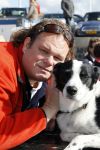 Scheveningen 4 oktober 2009
Bridget Maasland organiseert dogwalk op het strand van Scheveningen.
Ruim 300 honden liepen mee met hun baasjes. Menno Kohler 62 kg afgevallen
Peter Smulders bv