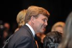 Den Haag 28 oktober 2009
Prinses Maxima Prins Willem Alexander Koningin Beatrix Prins Laurentien en Prins Constantijn bij opening Holland festival in Lucent danstheater.
Peter Smulders bv