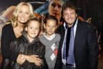 Rotterdam 25 oktober 2009
Premiere Holiday on ice in ahoy. rene en Natasja Froger met hun zoons Maxim en Didier
Peter Smulders bv