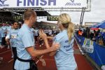 Amsterdam 18 oktober 2009
Wendy v Dijk geeft het startschot van de 7.5 km van Menzis bij de amsterdam marathon. Er wordt gelopen voor de stichting Semmy.
 Wendy is 4 en een halve maand zwanger. Haar broer Mike loopt ook mee alsmede Lodewijk Hoekstra.
Peter Smulders bv