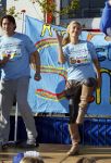Amsterdam 18 oktober 2009
Wendy v Dijk geeft het startschot van de 7.5 km van Menzis bij de amsterdam marathon. Er wordt gelopen voor de stichting Semmy.
 Wendy is 4 en een halve maand zwanger. Haar broer Mike loopt ook mee alsmede Lodewijk Hoekstra.
Peter Smulders bv