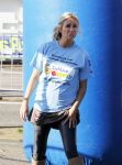 Amsterdam 18 oktober 2009
Wendy v Dijk geeft het startschot van de 7.5 km van Menzis bij de amsterdam marathon. Er wordt gelopen voor de stichting Semmy.
 Wendy is 4 en een halve maand zwanger. Haar broer Mike loopt ook mee alsmede Lodewijk Hoekstra.
Peter Smulders bv