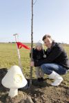 Benthuizen 17 oktober 2009
Nationale boomplantdag. Winston Gerschtanowitz met zoontje Julian
Peter Smulders bv