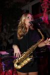 Amsterdam 6 november 2010
12 en een half jarig bestaan en presentatiie van het Buddha to Buddha boek in de supper club. Candy Dulfer met vriend
Peter Smulders bv