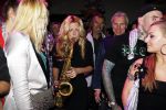Amsterdam 6 november 2010
12 en een half jarig bestaan en presentatiie van het Buddha to Buddha boek in de supper club. Candy Dulfer
Peter Smulders bv