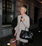 Amsterdam 7 november 2010
Doutzen Kroes en Dj Sunnery james zijn vandaag bij hotel the Dylan getrouwd.
Haar ouders familie en zussen waren natuurlijk aanwezig. De beveiliging van het hotel stelde zich belachelijk aan met paraplus. Moeder Doutzen
Peter Smulders bv