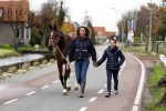 den Ilp 5 november 2010
Fajah Lourens haalt haar dochter Irem van school en gaat daarna met haar naar haar paarden op de manege.
Peter Smulders bv