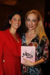 Amsterdam 26 oktober 2010
Presentatie boek Femmetje de Wind en Mirjam v d Broeke in het college hotel.
Tatjana ontvangt het eerste boek.
Peter Smulders bv