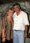 19 Augustus 1995
Getty Kaspers (ex-zangeres van Eurovisie Songfestivalwinnaarsgroep Teach-In  in 1975 met het liedje Ding-a-Dong ) met haar man
Foto Peter Smulders BV