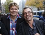 Amsterdam 1 november 2010
Presentatie van twee boeken van Jan Mulder bij cafe scheltema. Jan met zijn vrouw en zoons . oa Youri
Peter Smulders bv