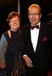 Leiden 30 oktober 2010
Premiere Soldaat van oranje op vliegbasis Valkenburg. Joop Atsma met vrouw
Peter Smulders bv