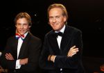 Leiden 30 oktober 2010
Premiere Soldaat van oranje op vliegbasis Valkenburg. Jort Kelder met een neefje
Peter Smulders bv