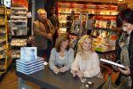 Schiphol 3 november 2010
Signeersessie van de Noorse prinses Martha Louise en Elisabeth Samnoy bij de ako winkel op schiphol.
Peter Smulders bv