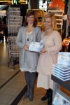 Schiphol 3 november 2010
Signeersessie van de Noorse prinses Martha Louise en Elisabeth Samnoy bij de ako winkel op schiphol.
Peter Smulders bv
