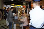 Schiphol 3 november 2010
Signeersessie van de Noorse prinses Martha Louise en Elisabeth Samnoy bij de ako winkel op schiphol.
Peter Smulders bv