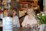 Schiphol 3 november 2010
Signeersessie van de Noorse prinses Martha Louise en Elisabeth Samnoy bij de ako winkel op schiphol.
Peter Smulders bv
