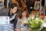 Schiphol 3 november 2010
Signeersessie van de Noorse prinses Martha Louise en Elisabeth Samnoy bij de ako winkel op schiphol.
Peter Smulders bv