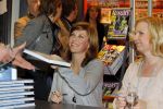 Schiphol 3 november 2010
Signeersessie van de Noorse prinses Martha Louise en Elisabeth Samnoy bij de ako winkel op schiphol.
Peter Smulders bv