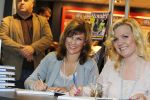 Schiphol 3 november 2010
Signeersessie van de Noorse prinses Martha Louise en Elisabeth Samnoy bij de ako winkel op schiphol.
Peter Smulders bv
