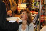 Schiphol 3 november 2010
Signeersessie van de Noorse prinses Martha Louise en Elisabeth Samnoy bij de ako winkel op schiphol.
Peter Smulders bv