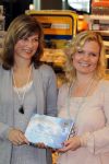 Schiphol 3 november 2010
Signeersessie van de Noorse prinses Martha Louise en Elisabeth Samnoy bij de ako winkel op schiphol.
Peter Smulders bv