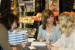 Schiphol 3 november 2010
Signeersessie van de Noorse prinses Martha Louise en Elisabeth Samnoy bij de ako winkel op schiphol.
Peter Smulders bv
