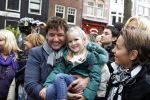 Amsterdam 5 november 2010
Onthulling beeld Jan en Mien Froger op de elandsgracht op de 50e verjaardag van hun zoon Rene Froger. Aanwezig waren oa Rene Natasja Didier Maxim Danny Natasja en Charly Froger . Dominique Grant heeft het beeld gemaakt.
Peter Smulders bv