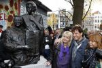 Amsterdam 5 november 2010
Onthulling beeld Jan en Mien Froger op de elandsgracht op de 50e verjaardag van hun zoon Rene Froger. Aanwezig waren oa Rene Natasja Didier Maxim Danny Natasja en Charly Froger . Dominique Grant heeft het beeld gemaakt. Ook de zussen van Rene zijn er natuurlijk bij
Peter Smulders bv