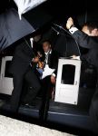 Amsterdam 7 november 2010
Doutzen Kroes en Dj Sunnery james zijn vandaag bij hotel the Dylan getrouwd.
Haar ouders familie en zussen waren natuurlijk aanwezig. De beveiliging van het hotel stelde zich belachelijk aan met paraplus.
Peter Smulders bv