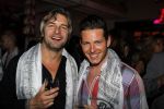 Amsterdam 6 november 2010
12 en een half jarig bestaan en presentatiie van het Buddha to Buddha boek in de supper club. Viktor Reinier met Mor is
Peter Smulders bv