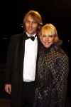 Leiden 30 oktober 2010
Premiere Soldaat van oranje op vliegbasis Valkenburg. Wende Snijders met vriend
Peter Smulders bv