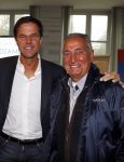 Den haag 9 oktober 2011
Rally tbv zeldzame ziekte fonds die vanaf het catshuis vertrekt. Premier Marc Rutte geeft het startsein. Marc Rutte met Albert Westerman
Peter Smulders bv
