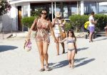 Ibiza 26 juli 2011
Wendy v Dijk met Erland Galjaard en Sem en Lizzy op het strand. Ook Martijn Amanda Bickel Jasmijn Achilles en Michelle Krabbe zijn aanwezig bij coco beach.
Peter Smulders bv