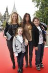 Kaatsheuvel, 9 Oktober 2011
Premiï¿½re van de musical Droomvlucht
Antje Monteiro met vriendin en kinderen
Foto Peter smulders BV
