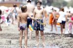 Ibiza 26 juli 2011
Wendy v Dijk met Erland Galjaard en Sem en Lizzy op het strand. Ook Martijn Amanda Bickel Jasmijn Achilles en Michelle Krabbe zijn aanwezig bij coco beach.
Peter Smulders bv