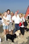 Scheveningen 2 oktober 2011
Bridget Maasland organiseert de dogwalk op het strand van Scheveningen. Henk Bres Isabelle Brinkman Sander janson en Loretta Schrijver
Peter Smulders bv
