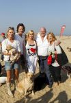 Scheveningen 2 oktober 2011
Bridget Maasland organiseert de dogwalk op het strand van Scheveningen. Henk Bres Isabelle Brinkman Sander janson en Loretta Schrijver
Peter Smulders bv