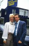 Schiedam, 17 Augustus 1987
Hoofdkantoor Free-Record waar Hans Breukhoven en Vanessa (inmiddels Connie Breukhoven) zijn verloofd.
Foto Peter Smulders BV