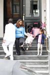 Amsterdam 22 juli 2011
Mohammed en Constanza Breukhoven halen hun kinderen Soraiya en Semmy op bij moeder Connie Breukhoven.
Peter Smulders bv