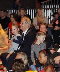 Amsterdam 12 oktober 2011
Premiere Patatje oorlog bij westergasfabriek in aanwezigheid van Prinses Maxima en Prins Willem Alexander. Eberhardt v d Laan met dochters
Peter Smulders bv