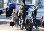 Schiphol 15 oktober 2011
Erik de Zwart met vrouw en kinderen op het vliegveld
Peter Smulders bv