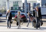 Schiphol 15 oktober 2011
Erik de Zwart met vrouw en kinderen op het vliegveld
Peter Smulders bv