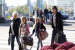 Schiphol 15 oktober 2011
Erik de Zwart met vrouw en kinderen op het vliegveld
Peter Smulders bv
