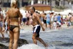 Ibiza 26 juli 2011
Wendy v Dijk met Erland Galjaard en Sem en Lizzy op het strand. Ook Martijn Amanda Bickel Jasmijn Achilles en Michelle Krabbe zijn aanwezig bij coco beach.
Peter Smulders bv